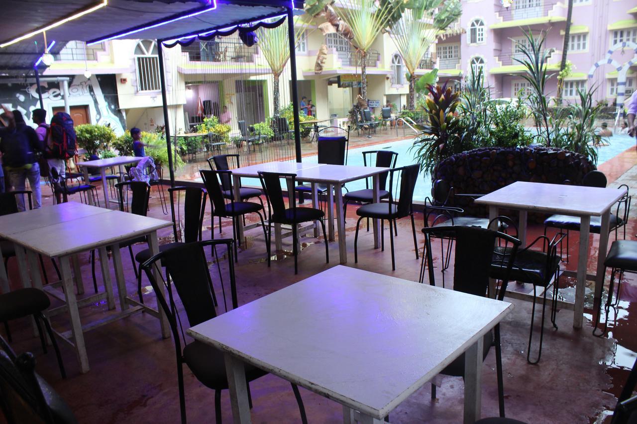 Oyo 2374 Near Club Cubana 3* Arpora