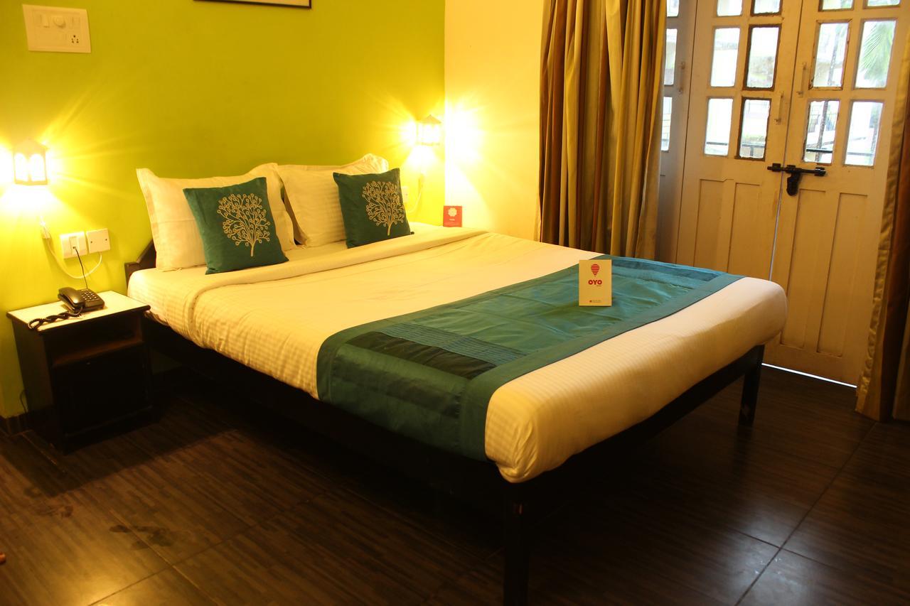 Hotel Oyo 2374 Near Club Cubana Arpora